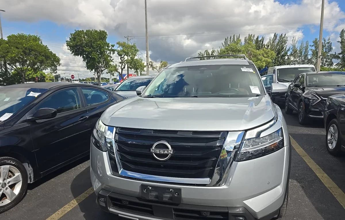 2022 NISSAN PATHFINDER PLATINUM 3