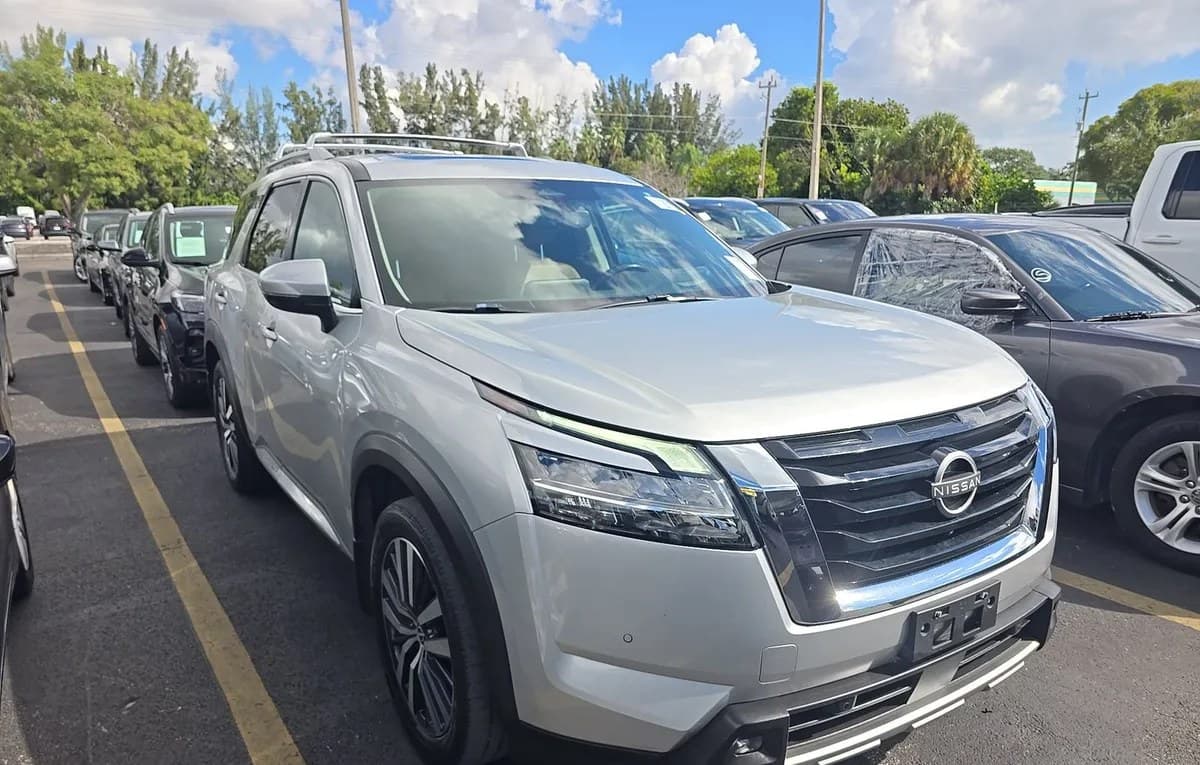 2022 NISSAN PATHFINDER PLATINUM 4