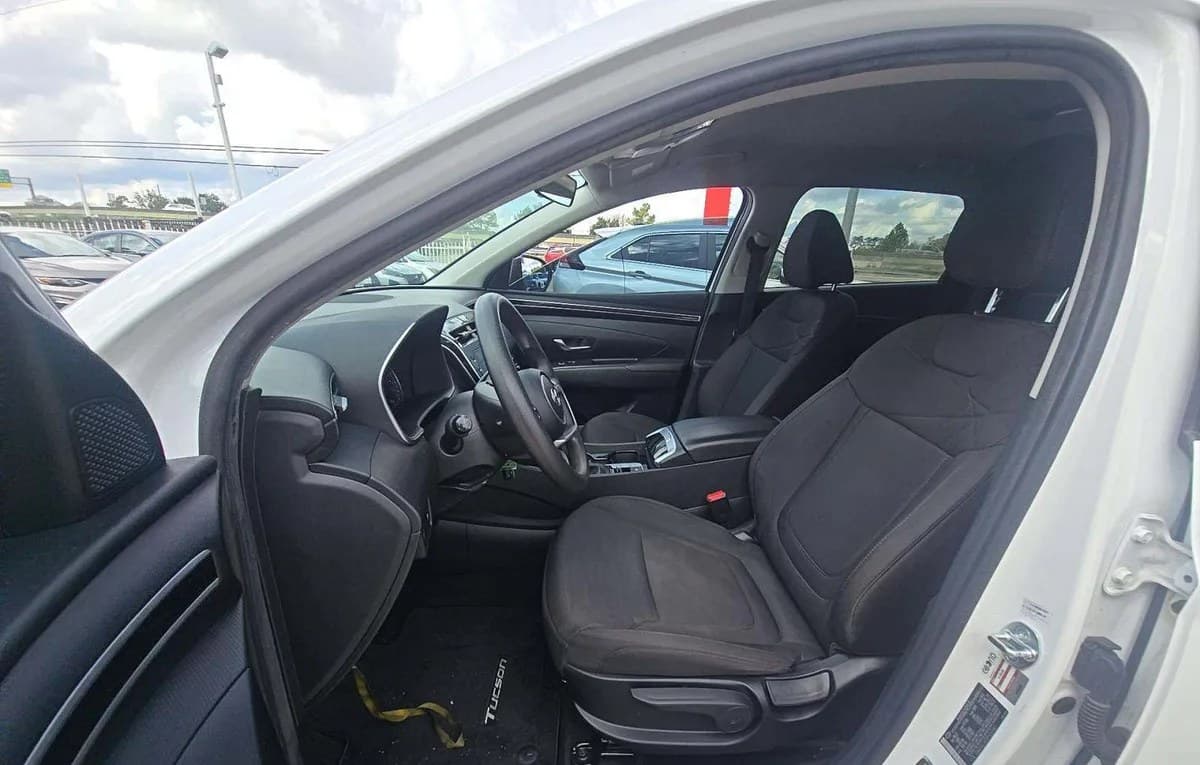 2023 HYUNDAI TUCSON SE 4