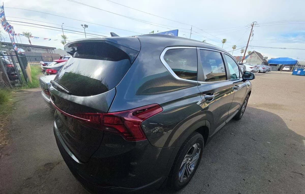 2023 HYUNDAI SANTA FE SE 4