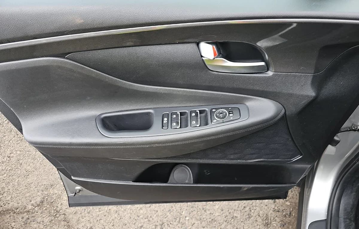 2023 HYUNDAI SANTA FE SE 6