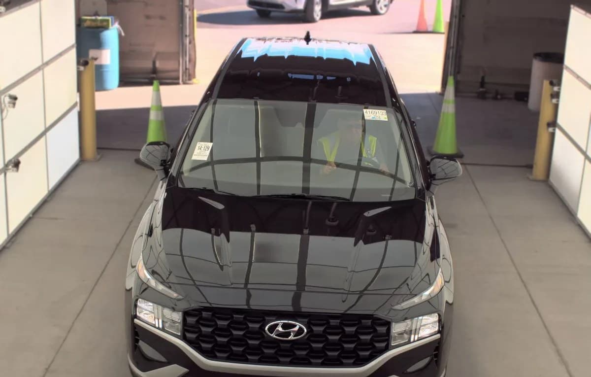 2023 HYUNDAI SANTA FE SE 3