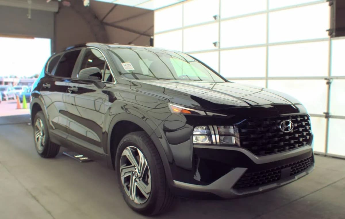 2023 HYUNDAI SANTA FE SE 4
