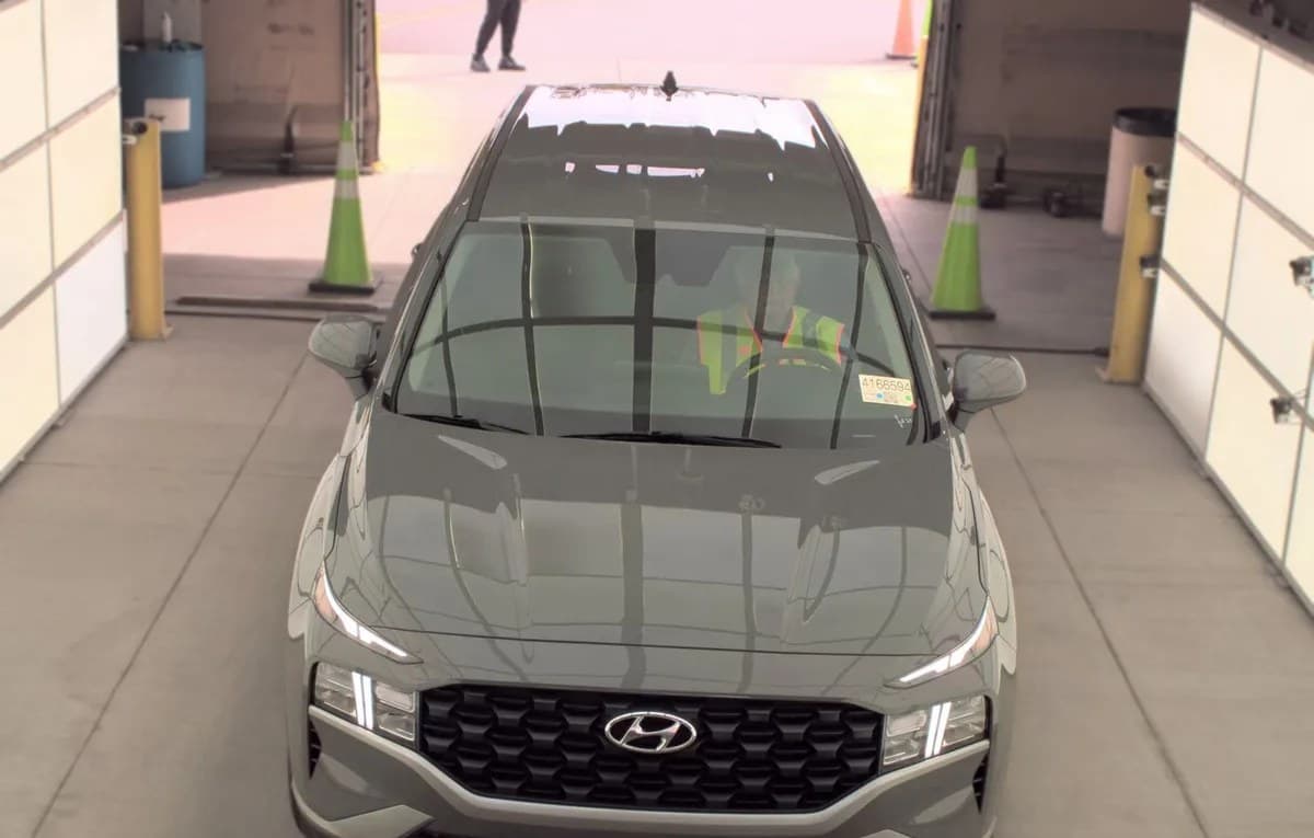 2023 HYUNDAI SANTA FE SE 3