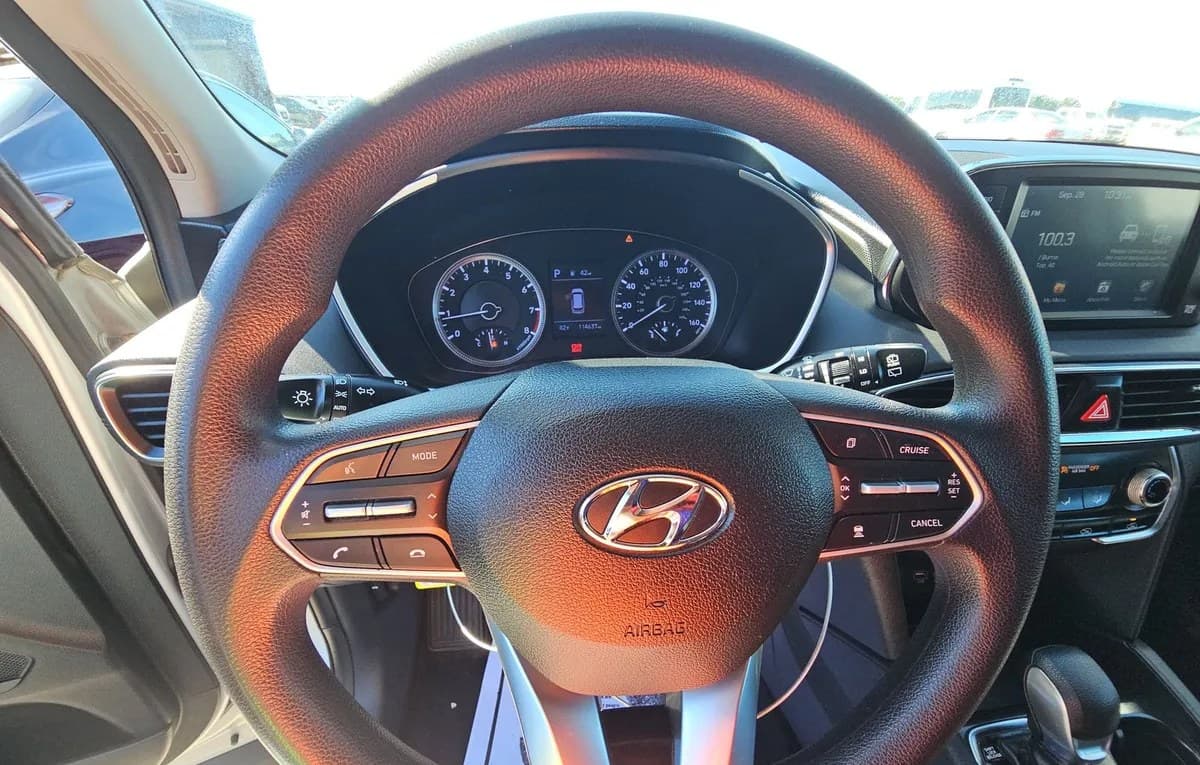 2020 HYUNDAI SANTA FE SE 7