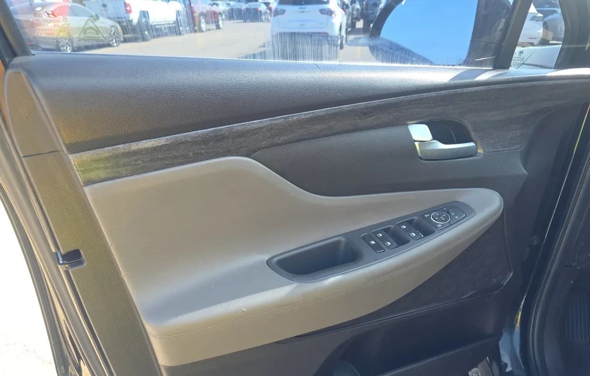 2020 HYUNDAI SANTA FE SE 6