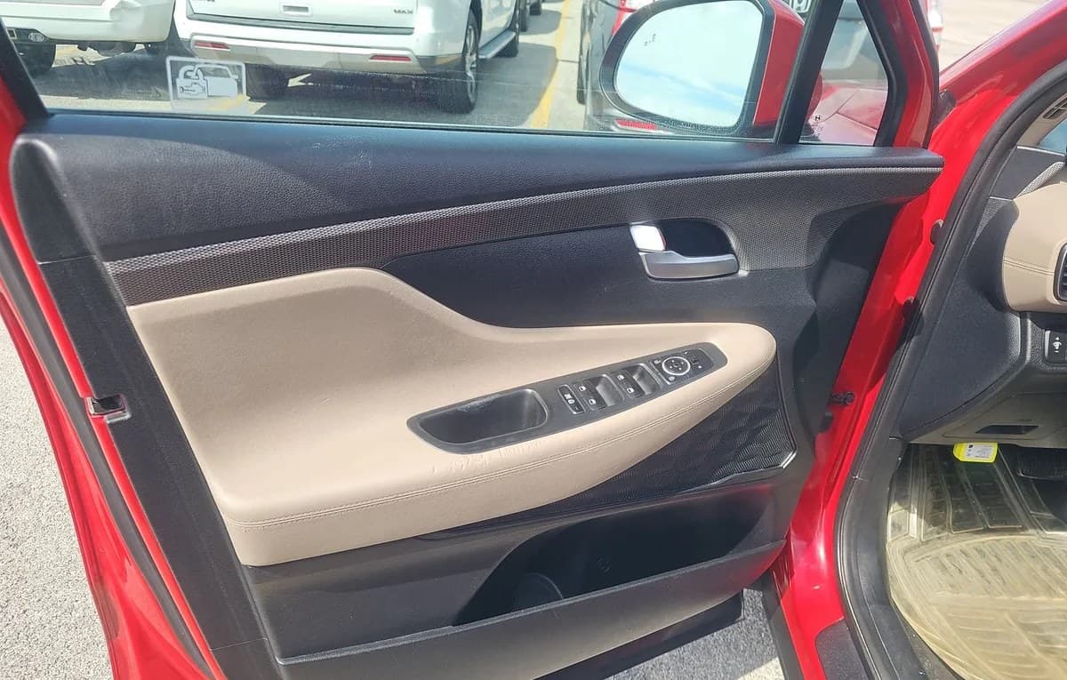 2019 HYUNDAI SANTA FE SE 6