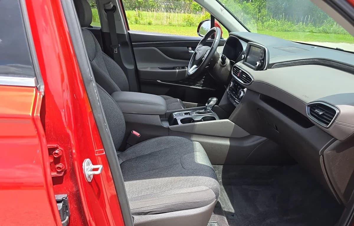 2019 HYUNDAI SANTA FE SEL Plus 5