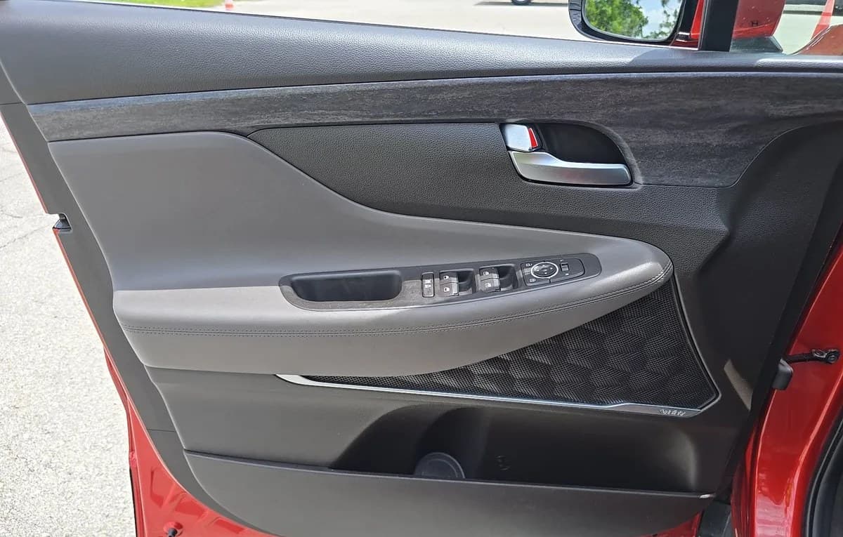 2019 HYUNDAI SANTA FE SEL Plus 6