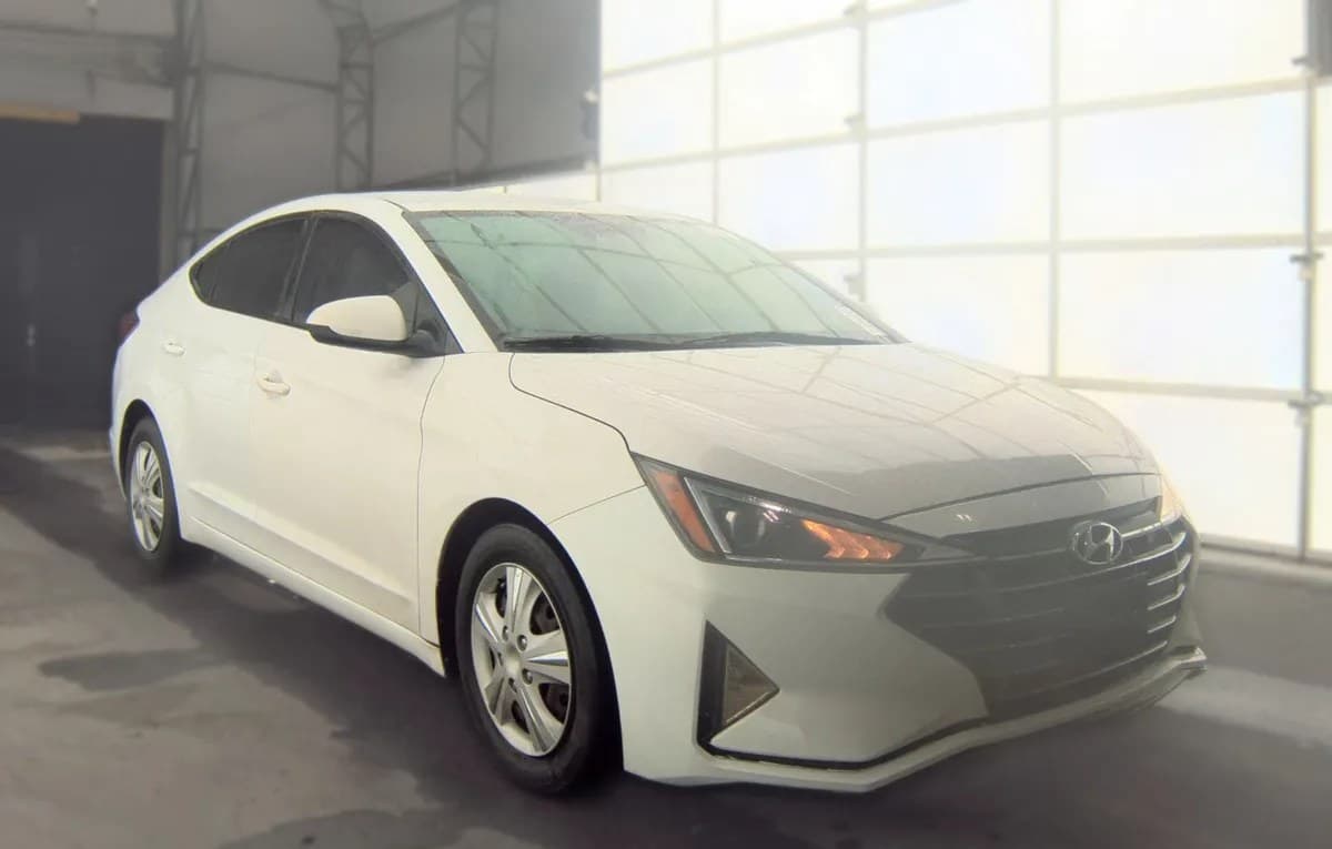 2020 HYUNDAI ELANTRA SE 4