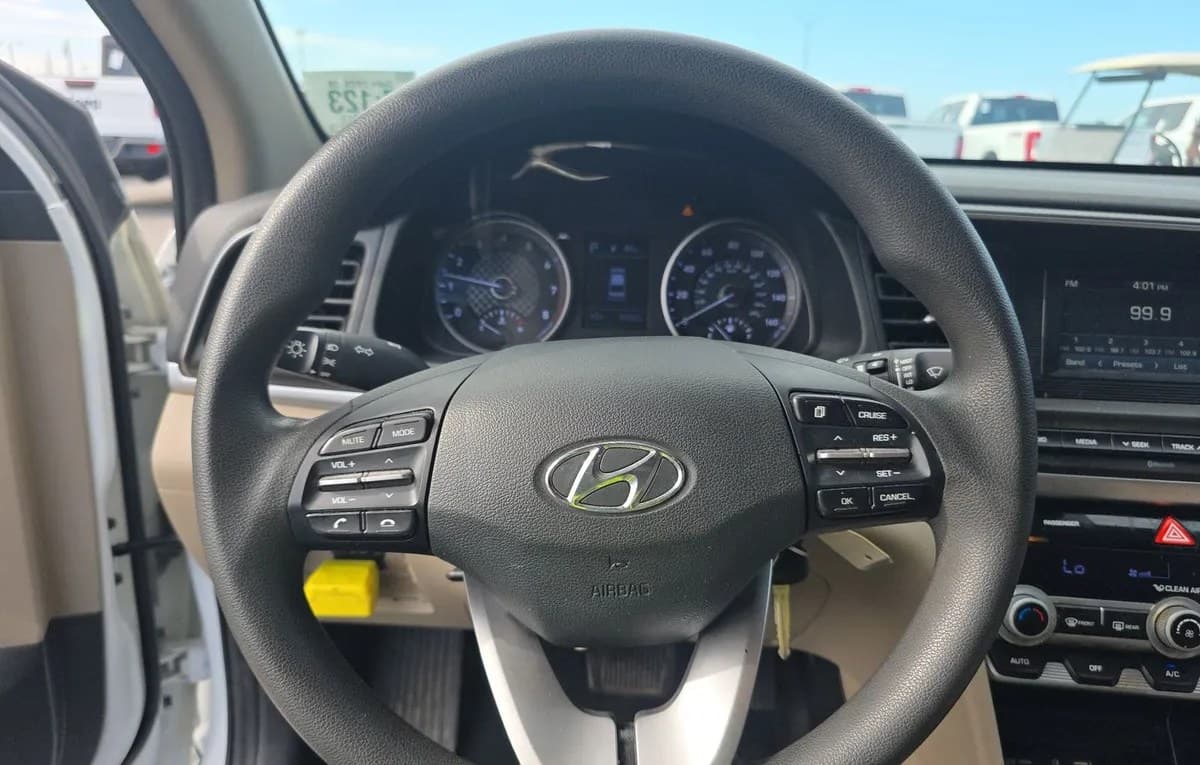 2020 HYUNDAI ELANTRA SE 7