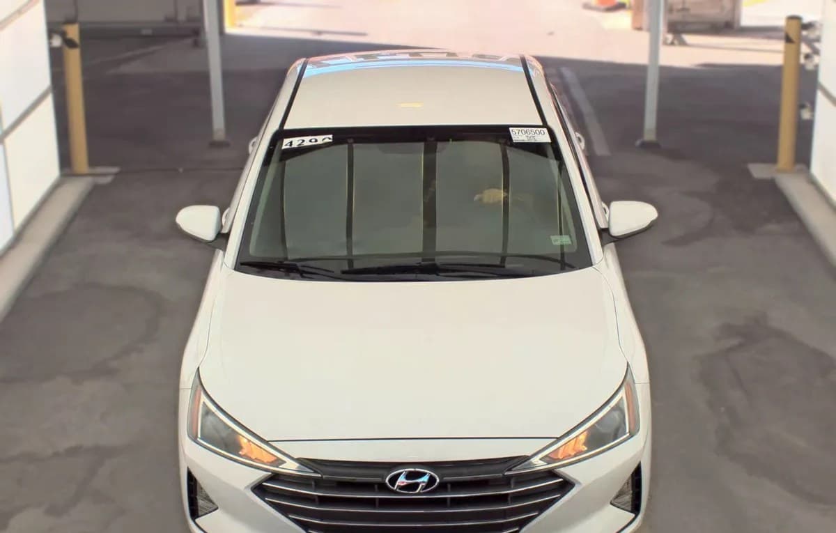 2019 HYUNDAI ELANTRA SE 3