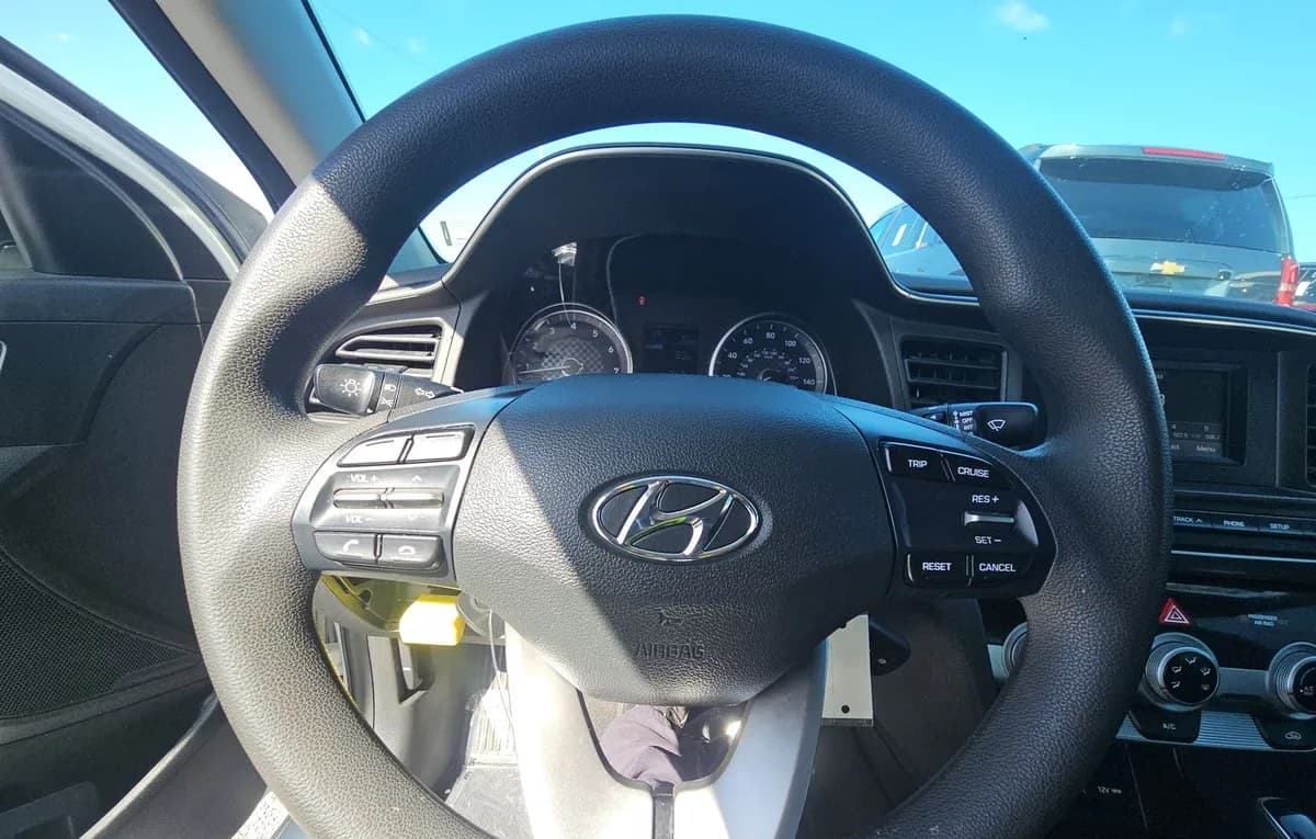 2019 HYUNDAI ELANTRA SE 7