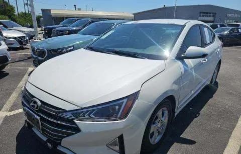 2019 HYUNDAI ELANTRA SE SEDAN 2