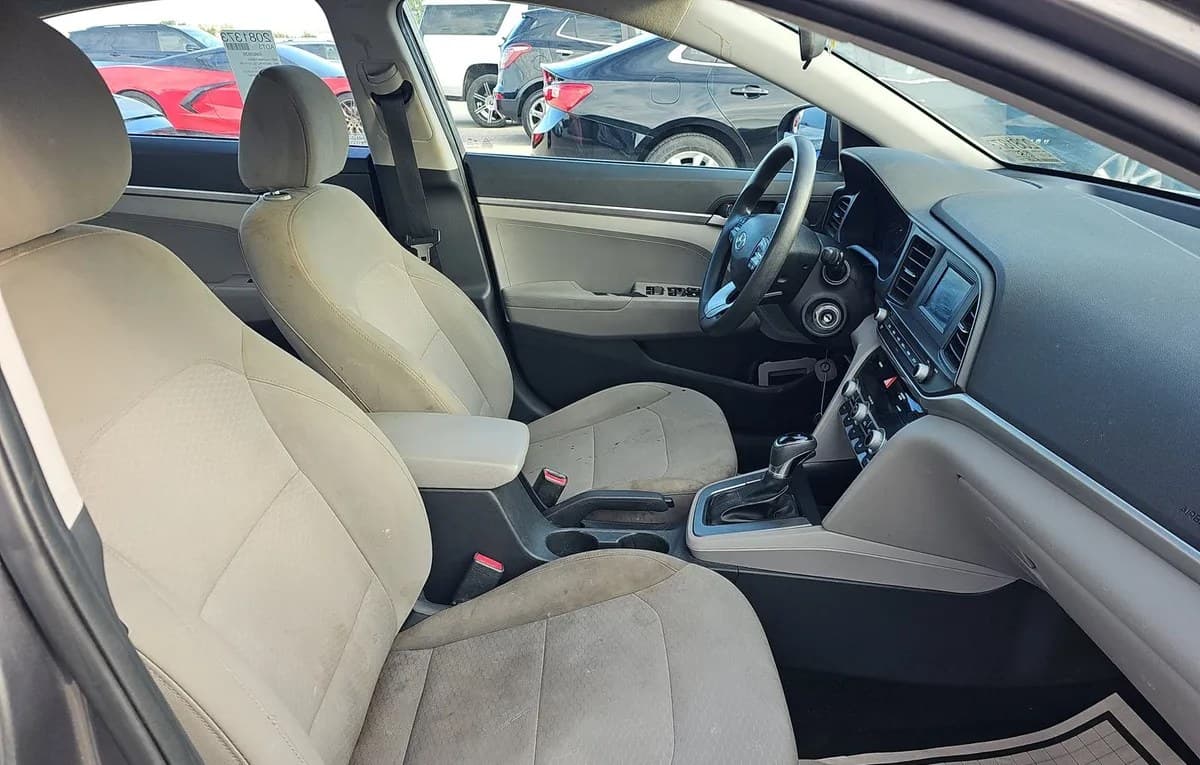 2020 HYUNDAI ELANTRA SE 5