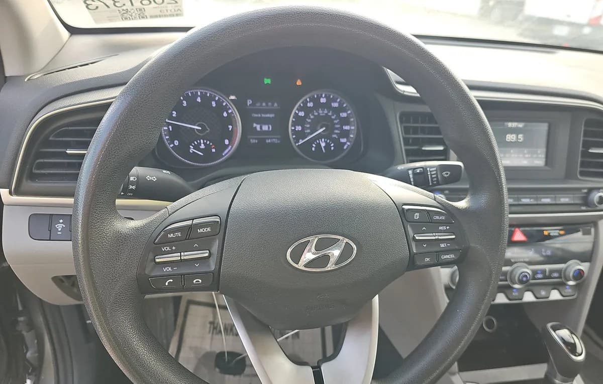 2020 HYUNDAI ELANTRA SE 7