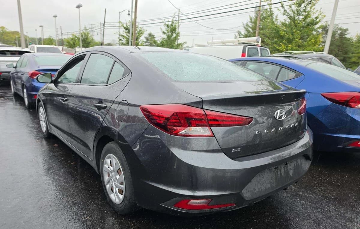 2020 HYUNDAI ELANTRA SE 3