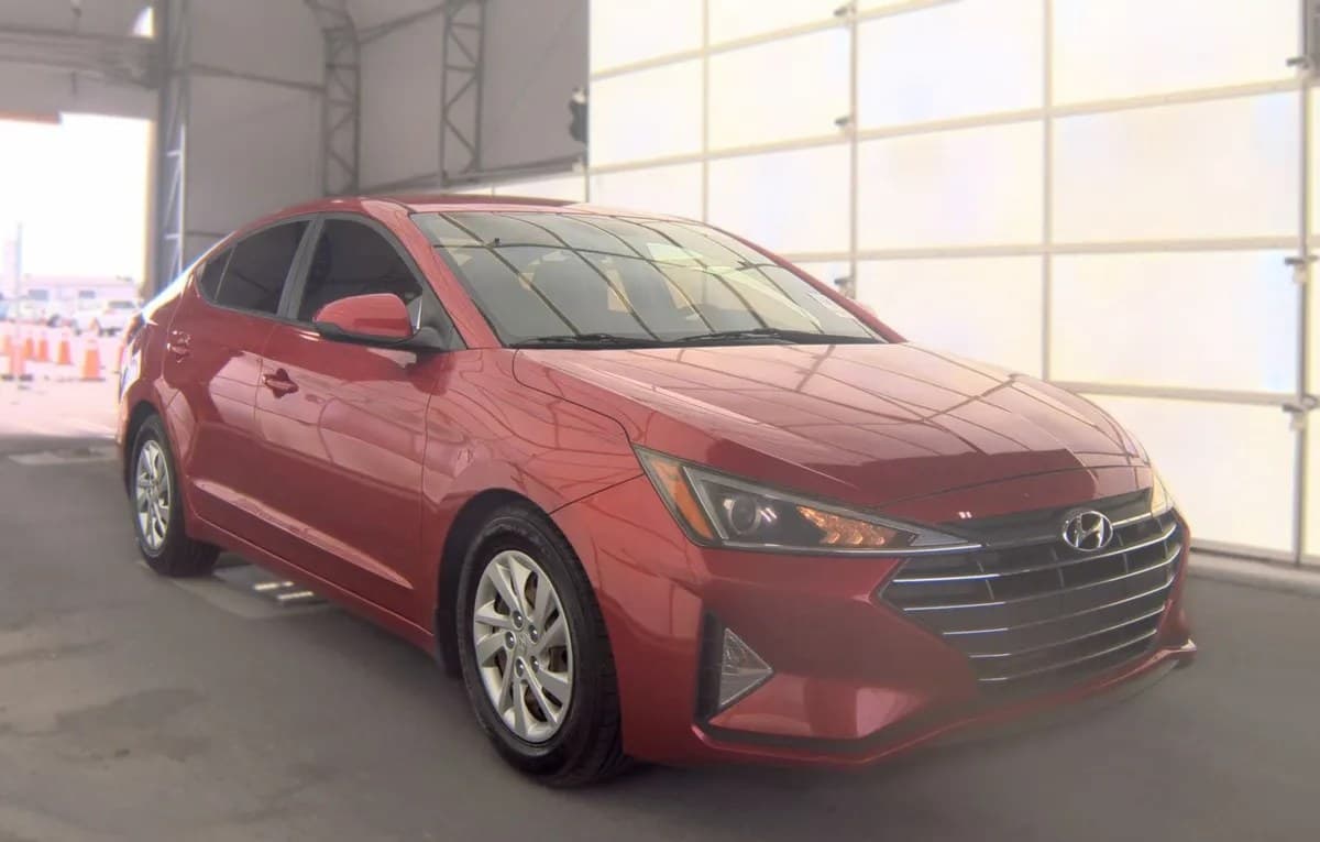 2019 HYUNDAI ELANTRA SE 4