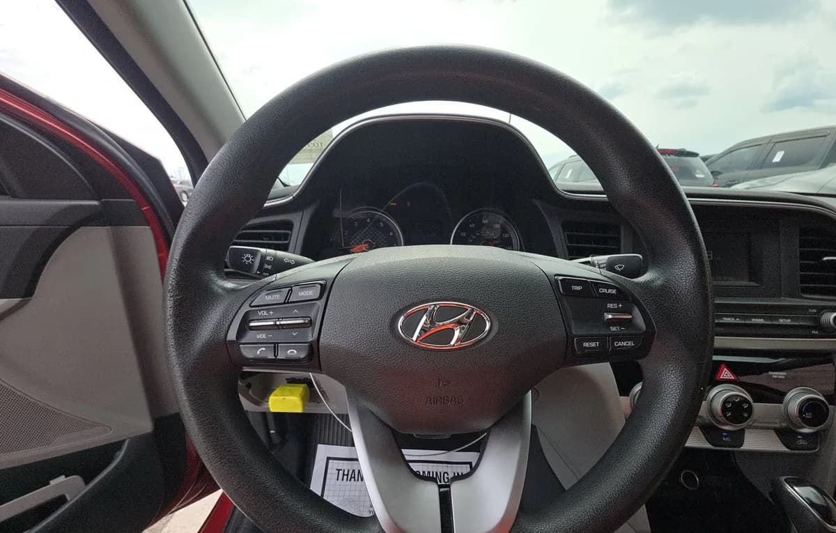 2019 HYUNDAI ELANTRA SE 7