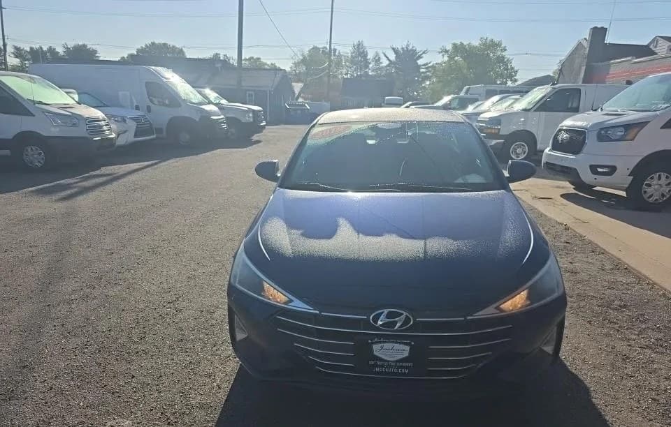 2019 HYUNDAI ELANTRA SE 3