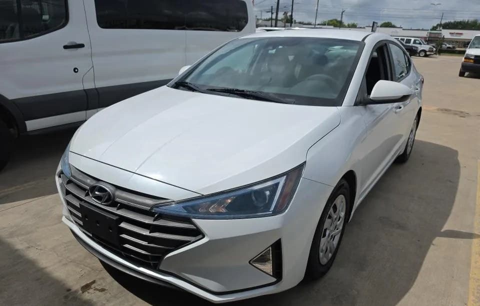 2020 HYUNDAI ELANTRA SE SEDAN