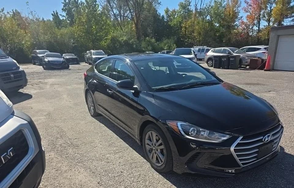 2017 HYUNDAI ELANTRA SE SEDAN 4