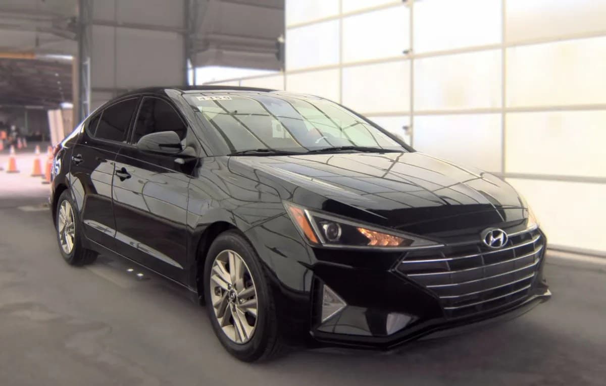 2019 HYUNDAI ELANTRA SEL 4