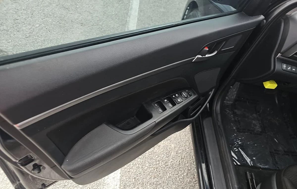 2019 HYUNDAI ELANTRA SEL 6