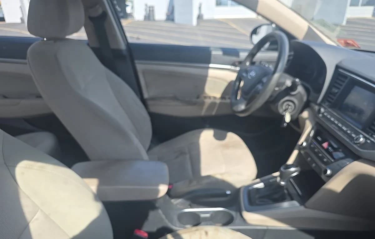 2017 HYUNDAI ELANTRA SE 3