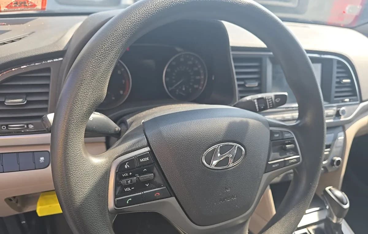 2017 HYUNDAI ELANTRA SE 5