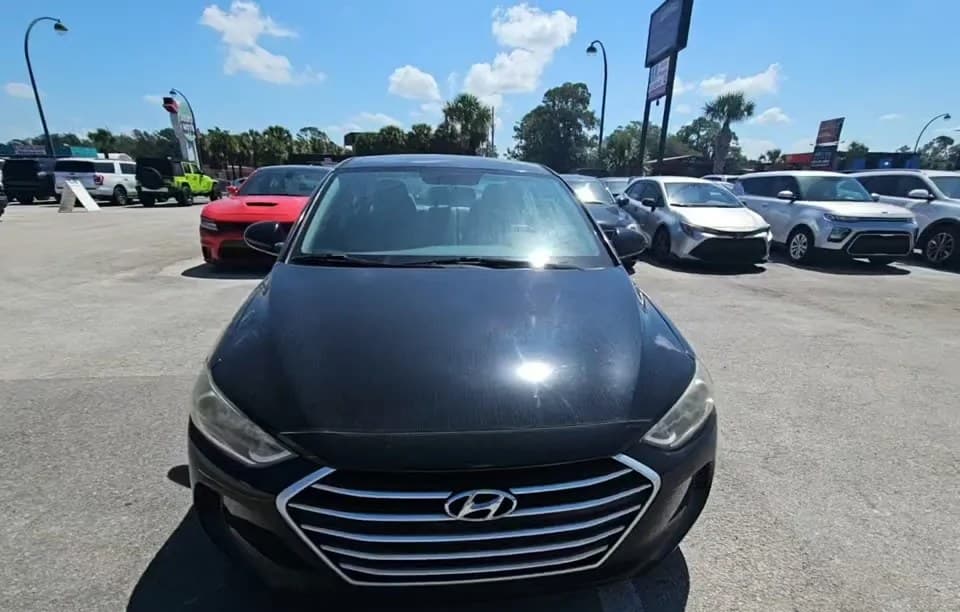2017 HYUNDAI ELANTRA SE 2
