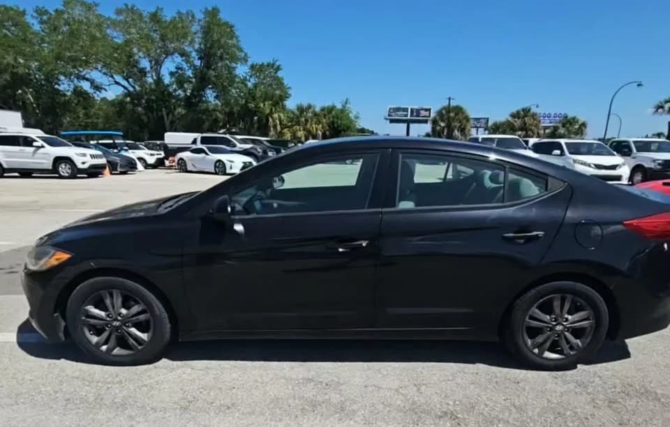 2017 HYUNDAI ELANTRA SE 3