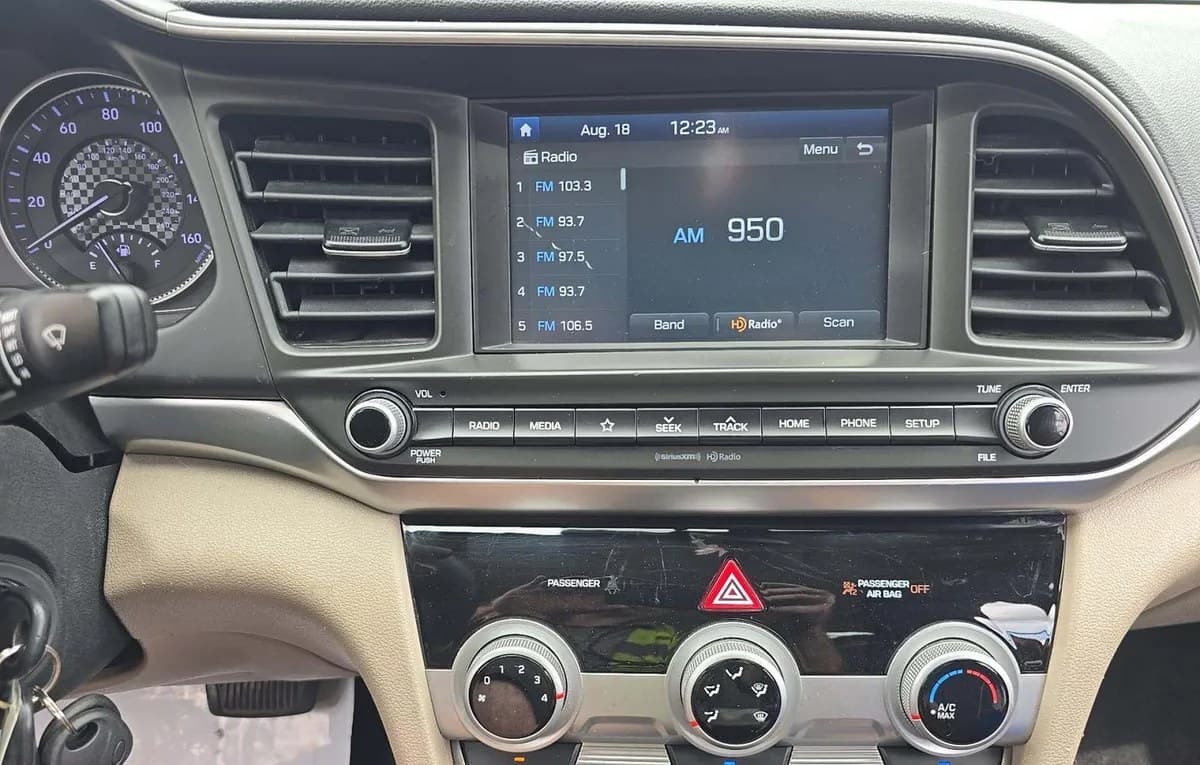 2019 HYUNDAI ELANTRA SEL 7