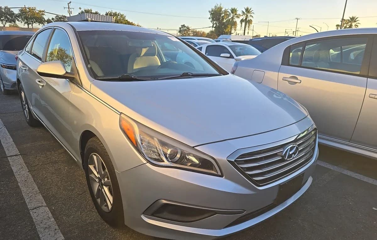 2017 HYUNDAI SONATA SE 3
