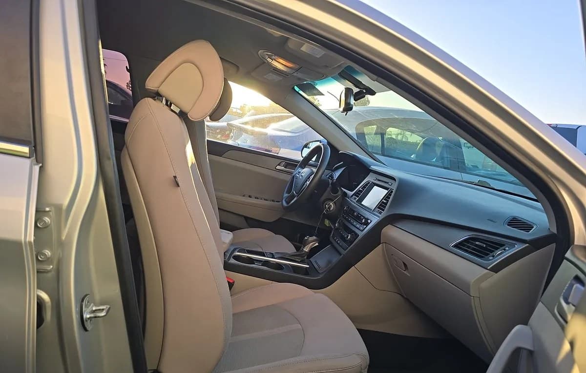 2017 HYUNDAI SONATA SE 4