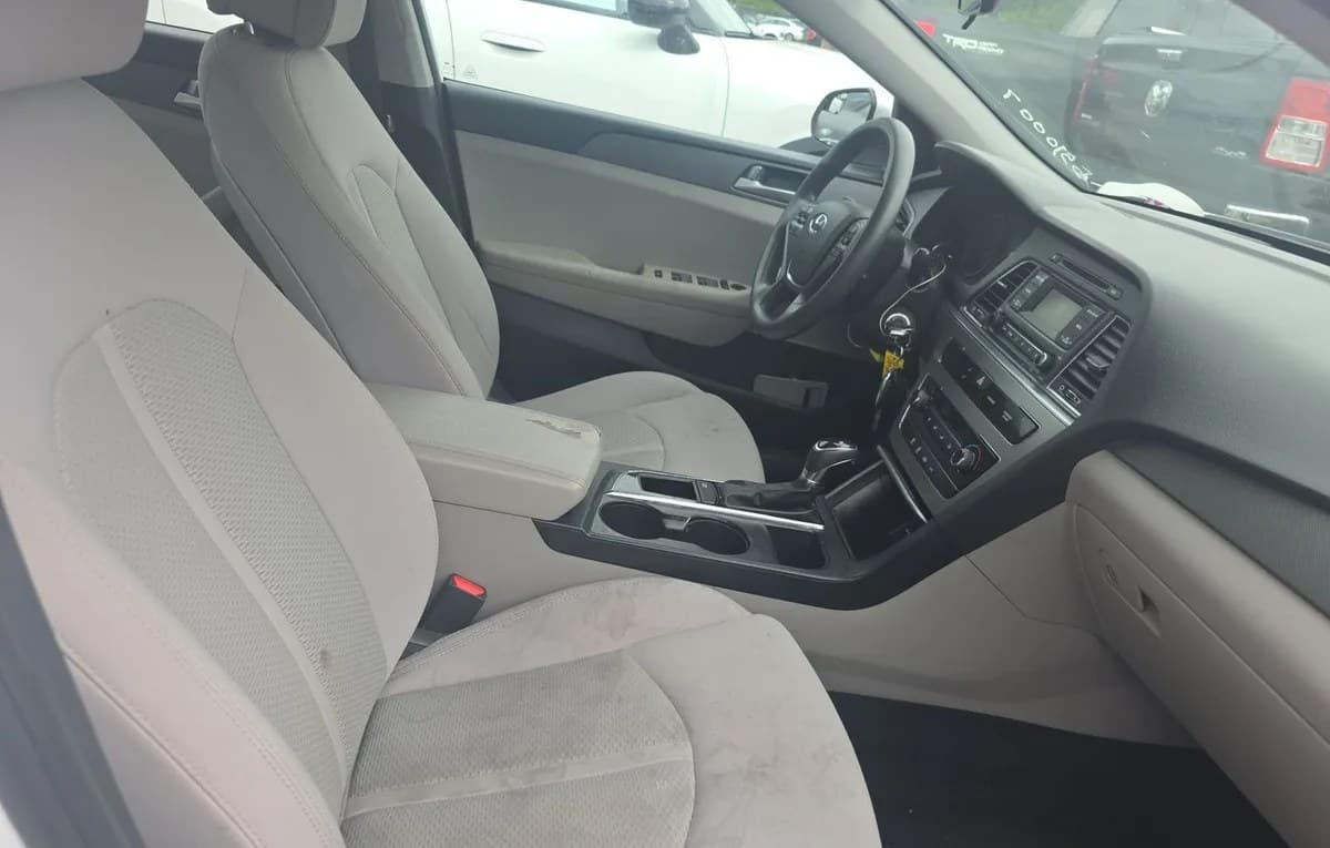 2017 HYUNDAI SONATA Base 4