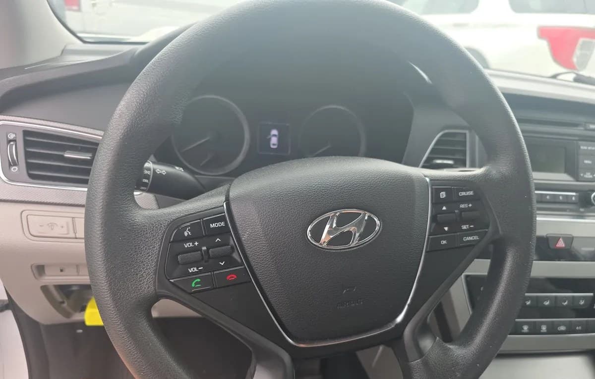 2017 HYUNDAI SONATA Base 6