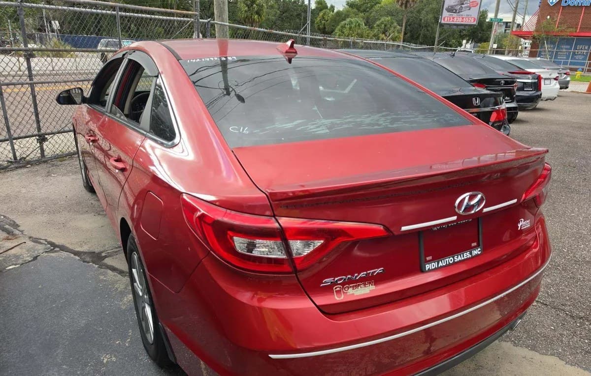 2017 HYUNDAI SONATA SE 2