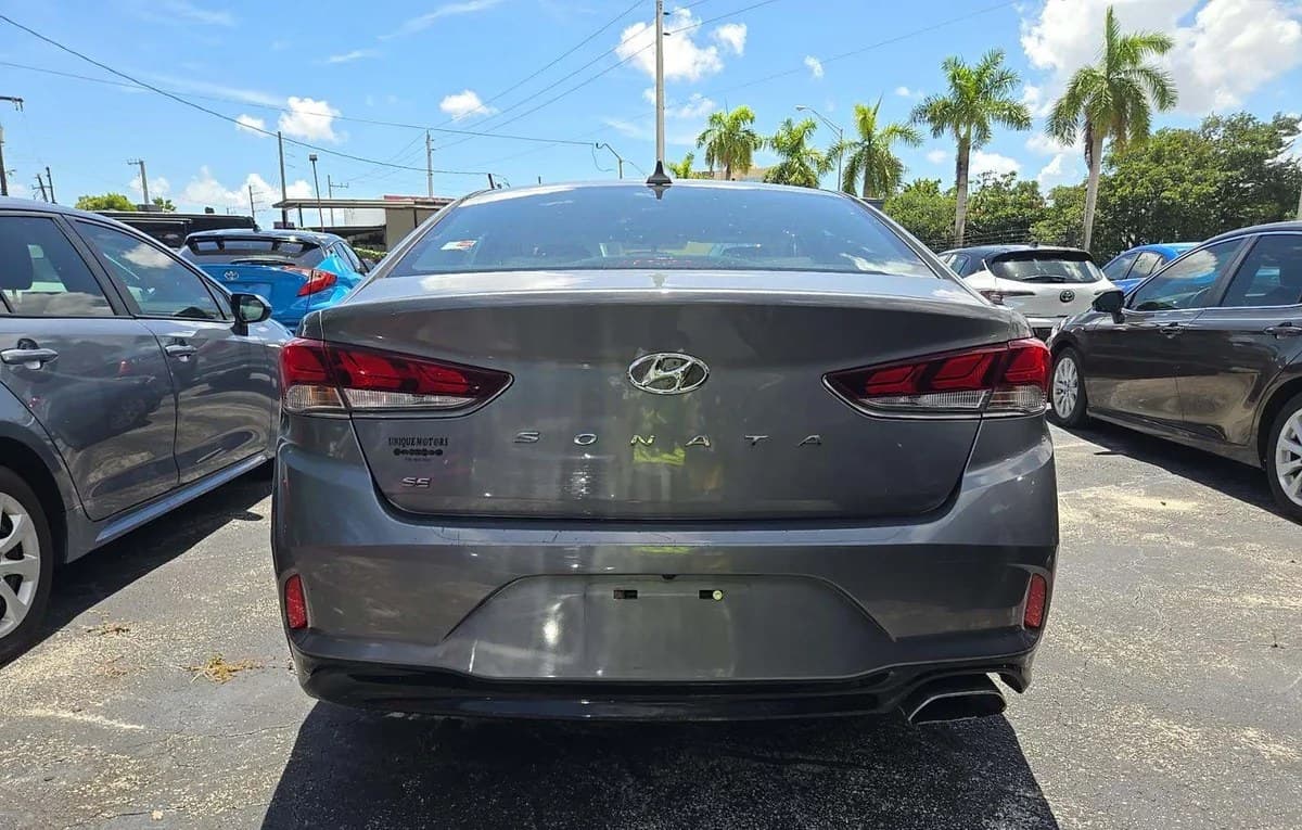 2019 HYUNDAI SONATA SE 4