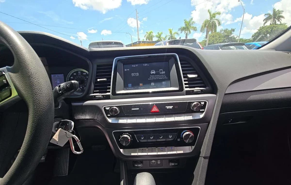 2019 HYUNDAI SONATA SE 7