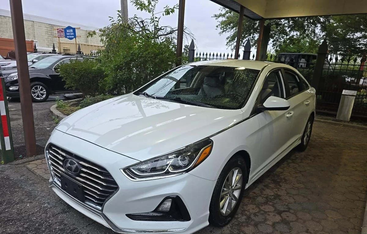 2018 HYUNDAI SONATA SE 2