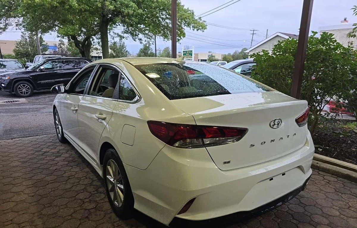 2018 HYUNDAI SONATA SE 3