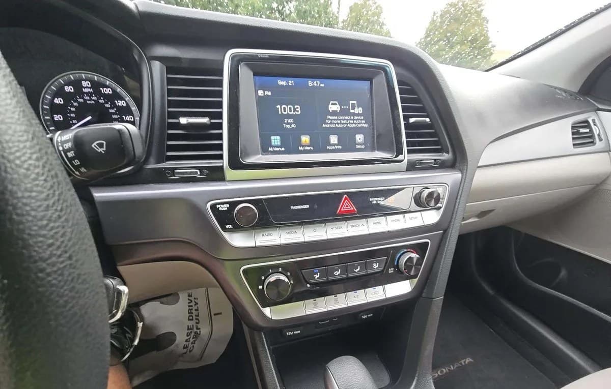 2018 HYUNDAI SONATA SE 7