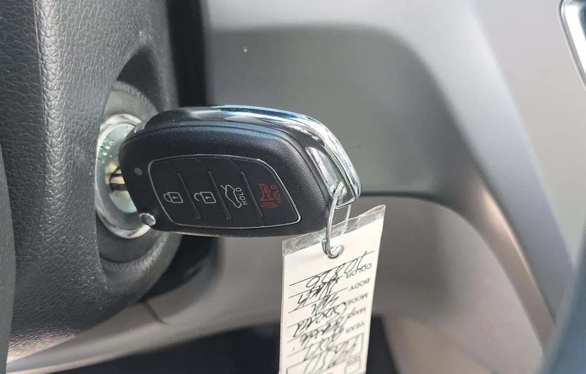 2017 HYUNDAI SONATA Base 4