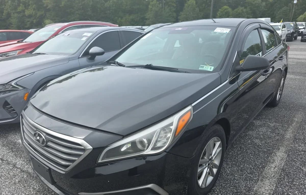 2017 HYUNDAI SONATA SE 2