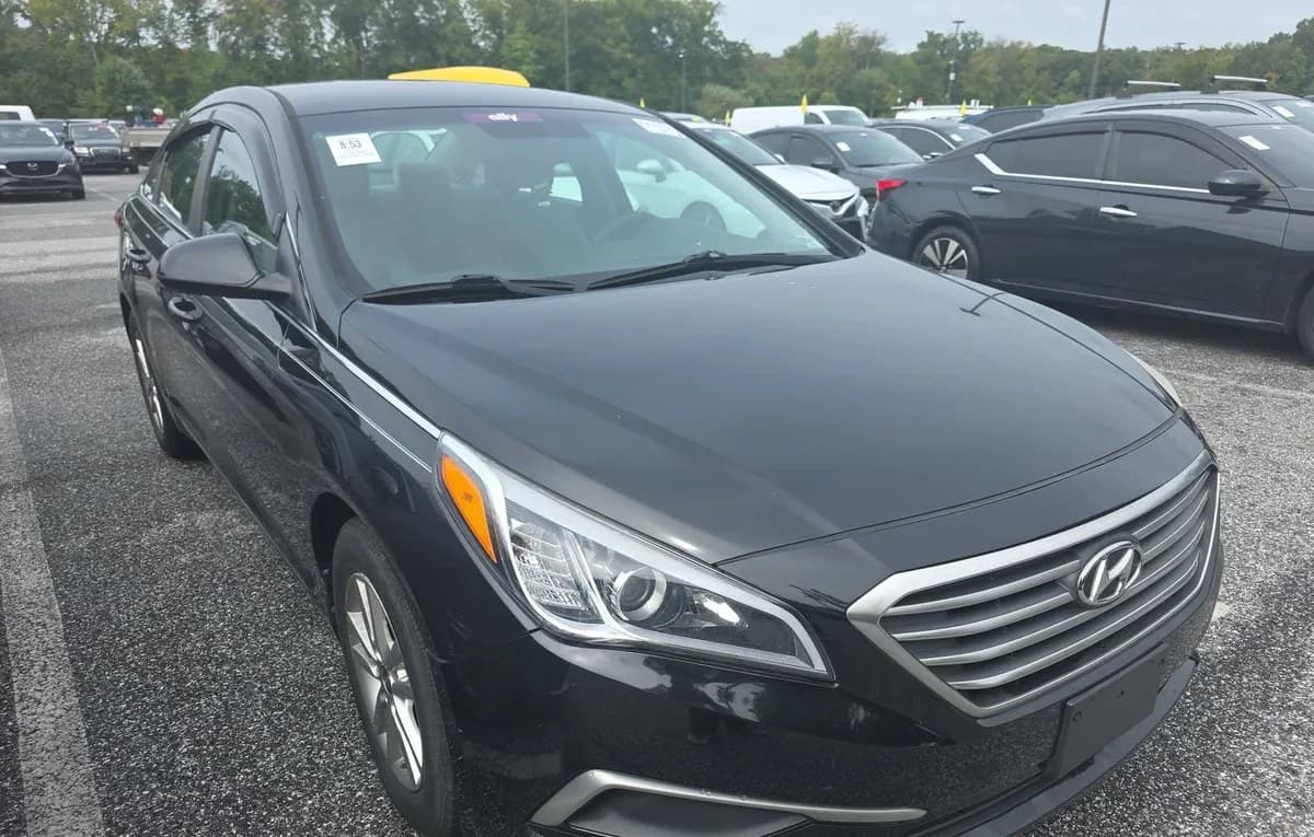 2017 HYUNDAI SONATA SE 4