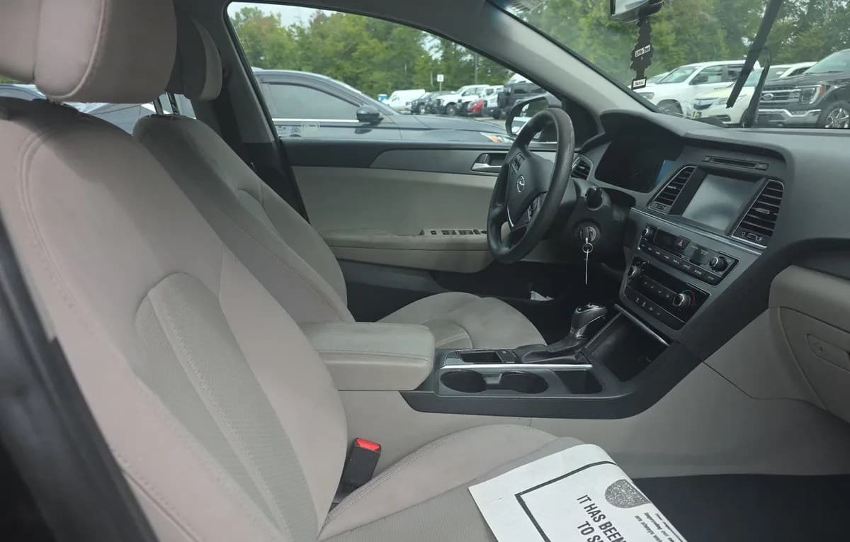 2017 HYUNDAI SONATA SE 5