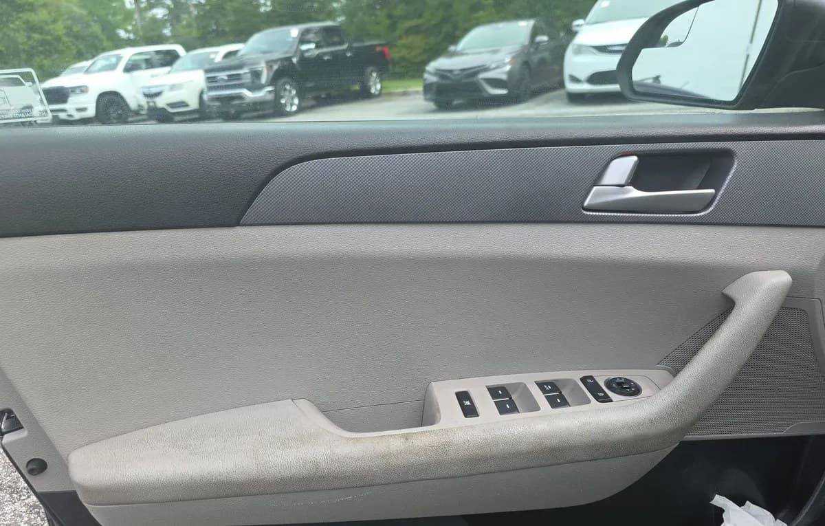 2017 HYUNDAI SONATA SE 6