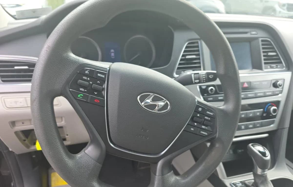 2017 HYUNDAI SONATA SE 7