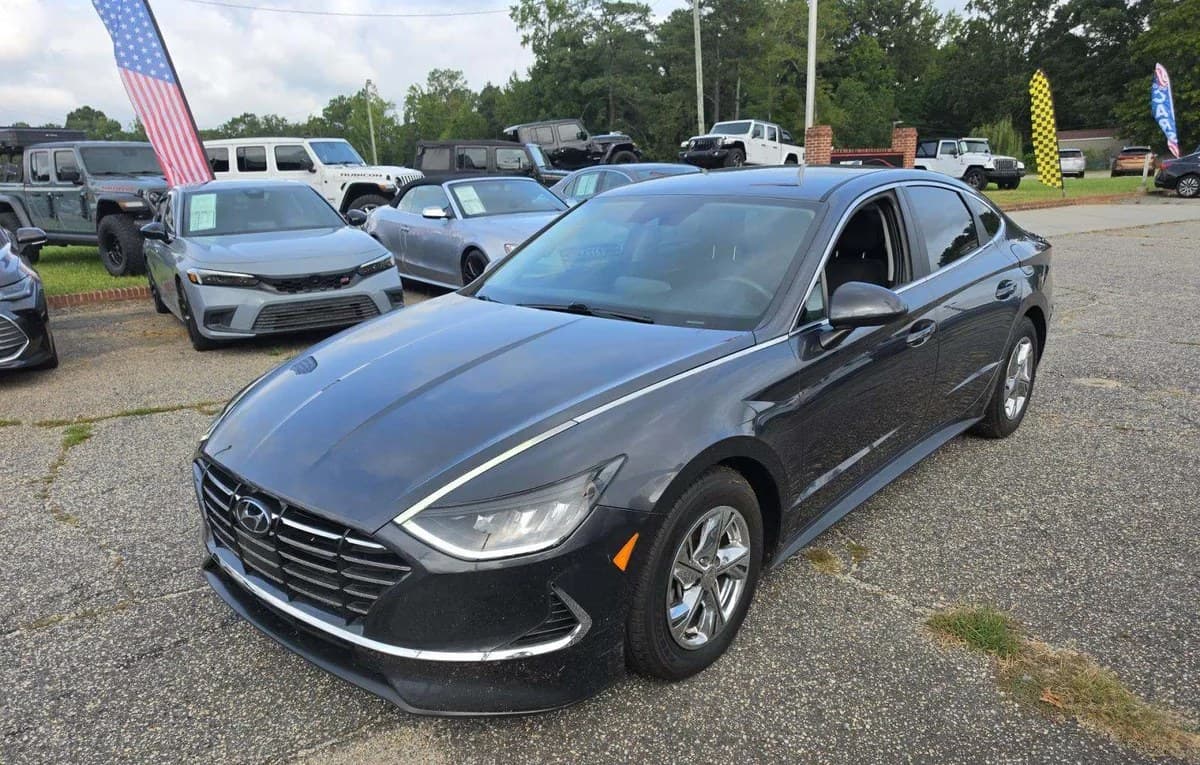 2020 HYUNDAI SONATA SE 2